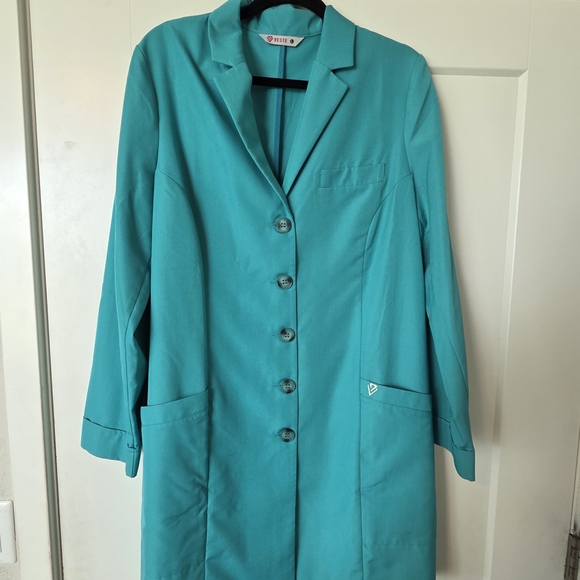 Women's Multi-Color Lab Coats - Picture 6 of 16